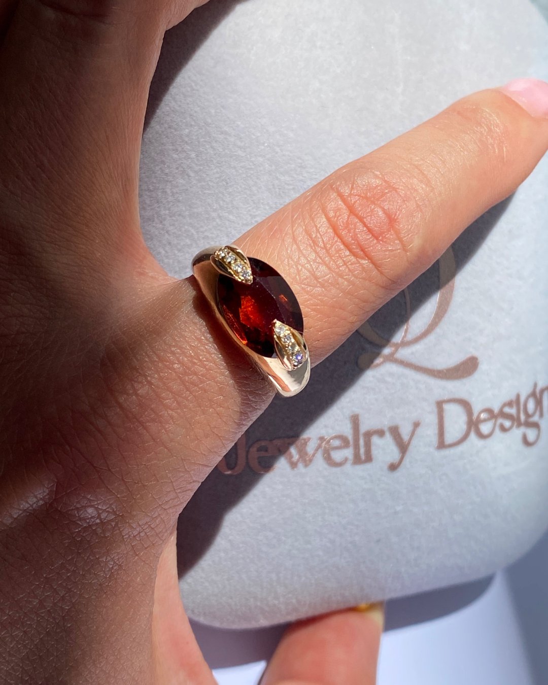 Anillo de Citrino y Diamantes en Oro Amarillo 18k - LQ Jewelry Design