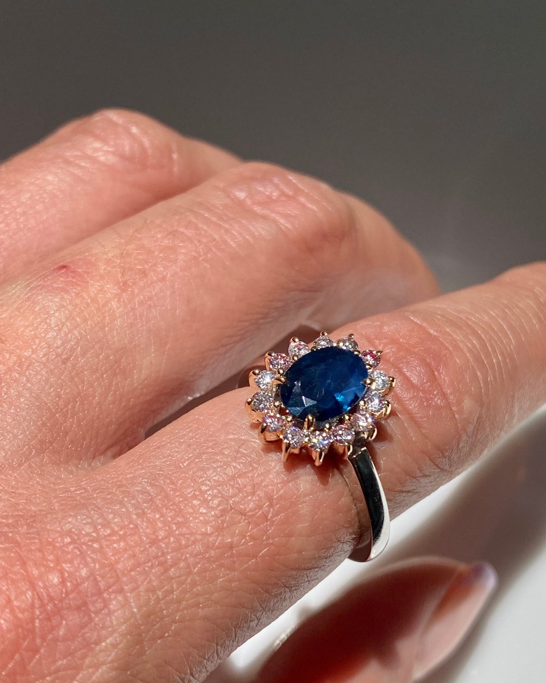 Anillo estilo pedestal - LQ Jewelry Design