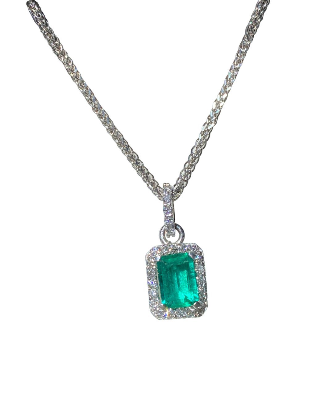Cadena con Dije en Esmeralda y Diamantes en Oro Blanco 18k - LQ Jewelry Design