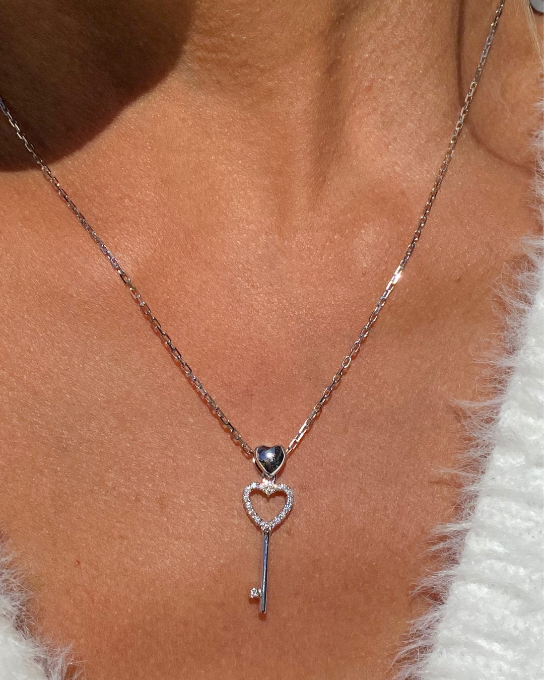 Cadena Llave Love en Oro Blanco 18k con Diamantes - LQ Jewelry Design