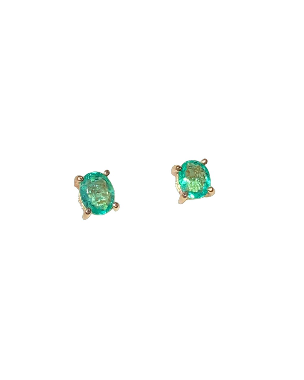 Topos de Esmeraldas Ovaladas en Oro Amarillo 18k - LQ Jewelry Design