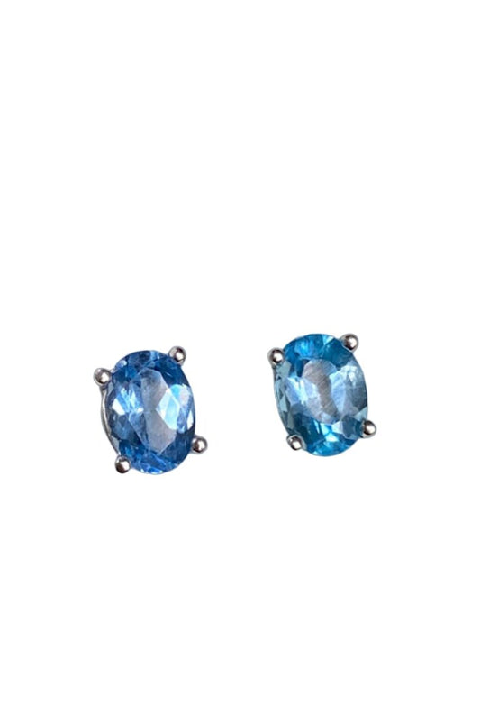 Topos de Piedra Ovalada Aguamarina en Oro Blanco 18k - LQ Jewelry Design